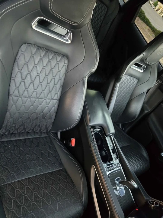 2019 Jaguar F-Pace SVR - Image 11 of 14