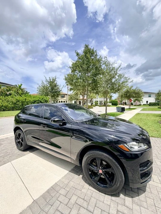 2019 Jaguar F-Pace - Image 4 of 9