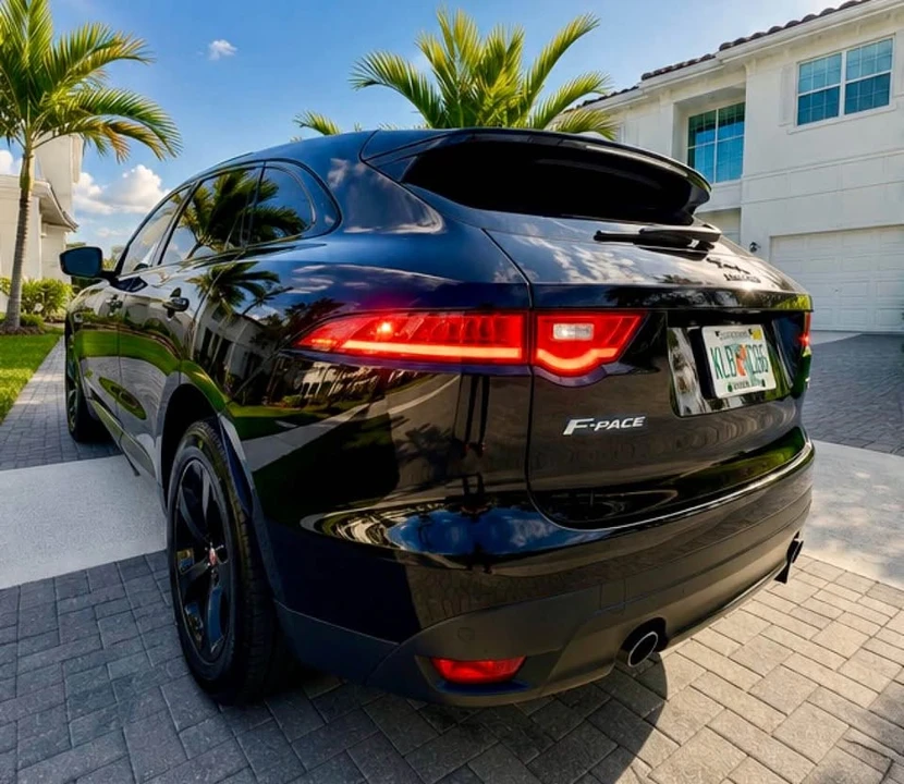 2019 Jaguar F-Pace - Image 6 of 6