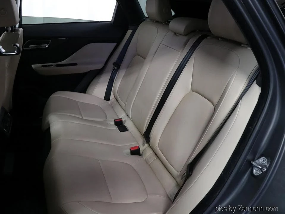2019 Jaguar F-Pace - Image 13 of 20