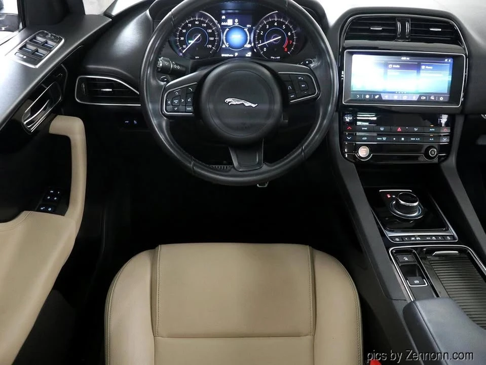 2019 Jaguar F-Pace - Image 16 of 20