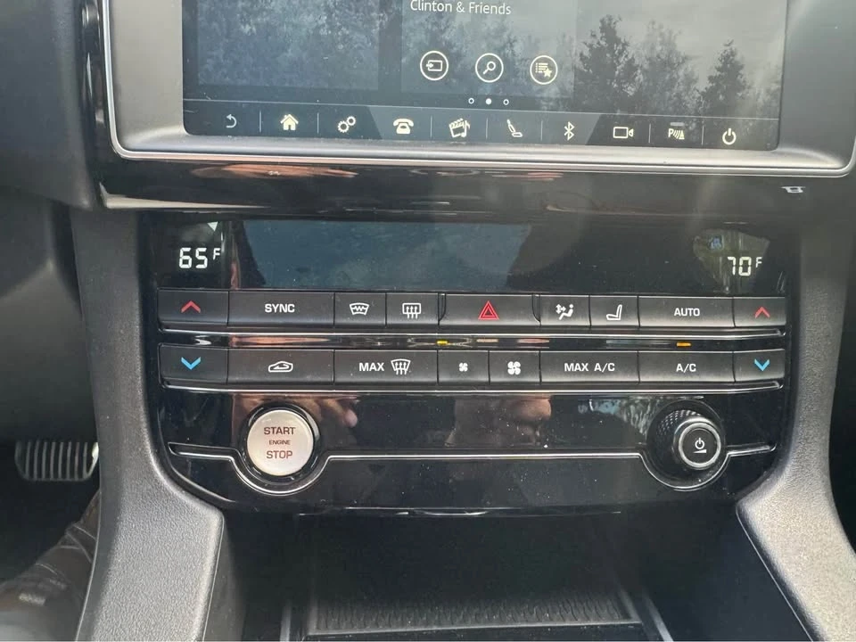 2019 Jaguar F-Pace - Image 7 of 10