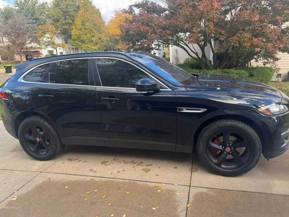 2019 Jaguar F-Pace - Image 2 of 10
