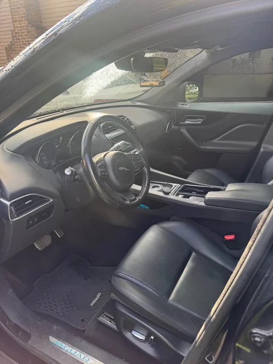 2019 Jaguar F-Pace - Image 4 of 10