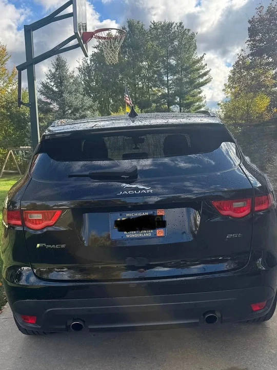 2019 Jaguar F-Pace - Image 3 of 10