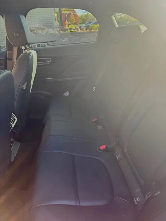 2019 Jaguar F-Pace - Image 8 of 10
