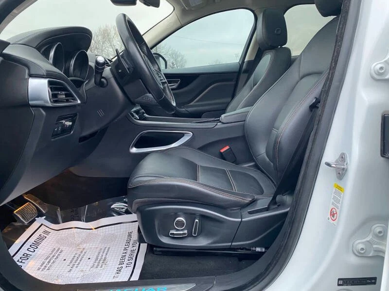 2019 Jaguar F-Pace - Image 10 of 15