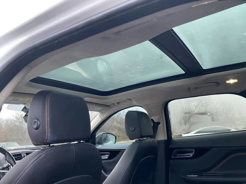 2019 Jaguar F-Pace - Image 12 of 15