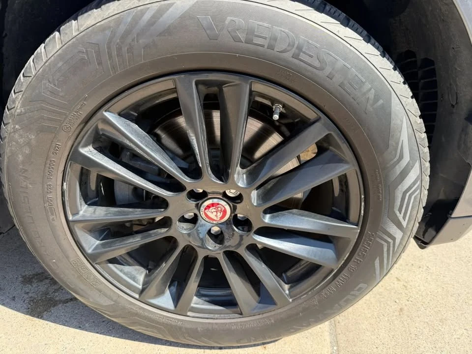2019 Jaguar F-Pace - Image 16 of 16