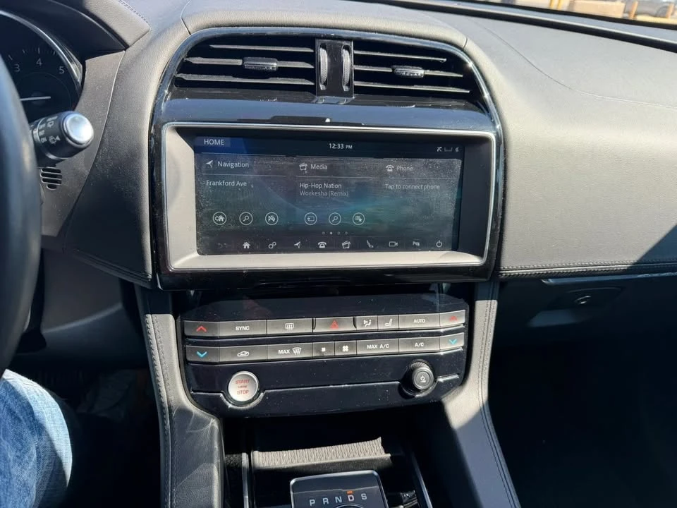 2019 Jaguar F-Pace - Image 11 of 16