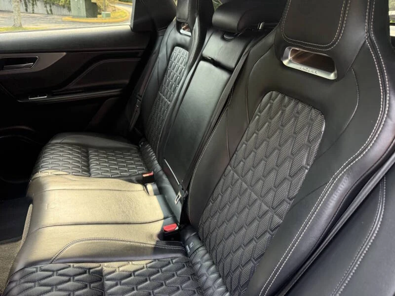 2019 Jaguar F-Pace - Image 15 of 20