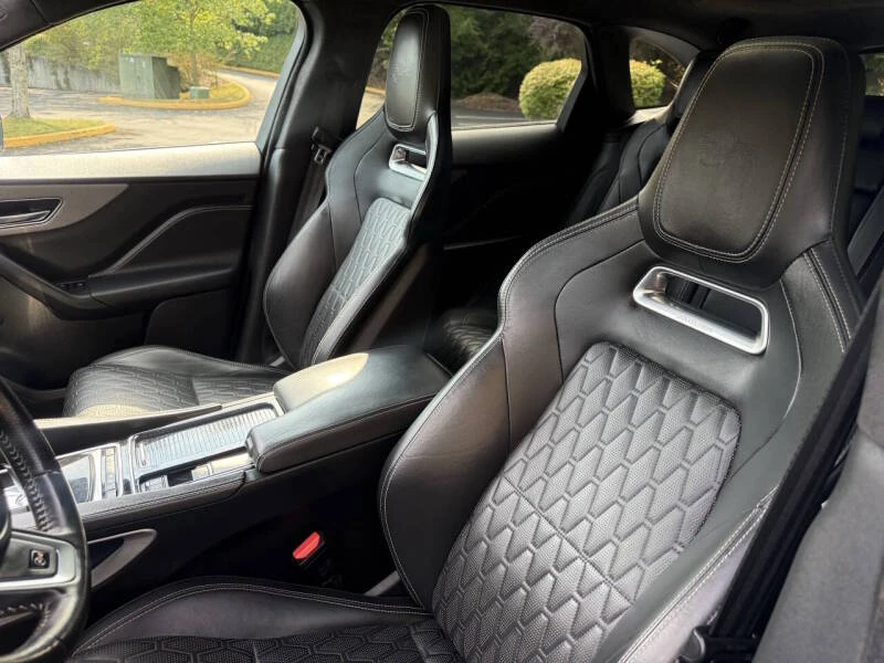 2019 Jaguar F-Pace - Image 11 of 20
