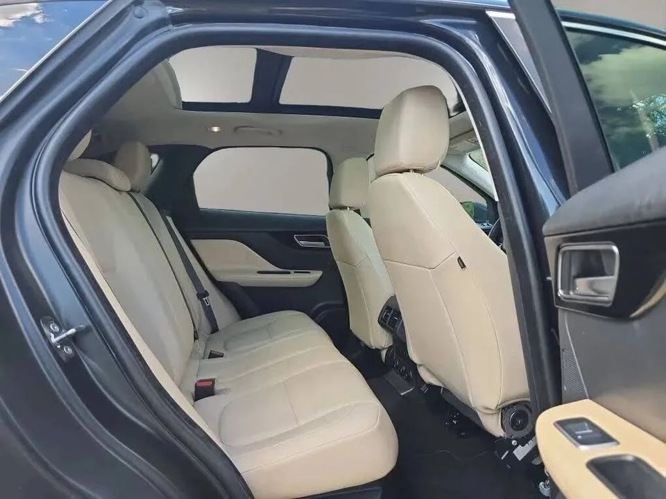 2019 Jaguar F-Pace - Image 14 of 18