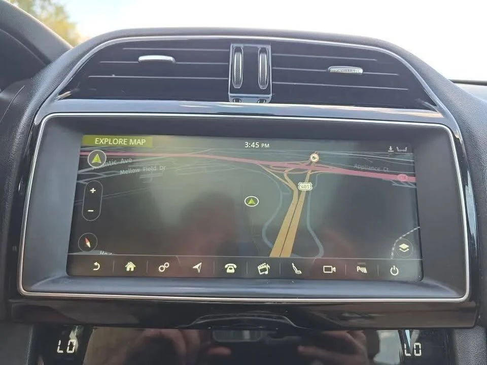 2019 Jaguar F-Pace - Image 9 of 18