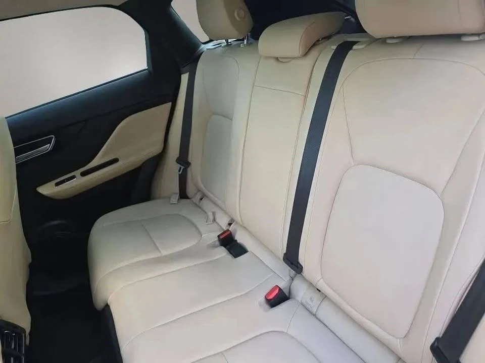 2019 Jaguar F-Pace - Image 12 of 18