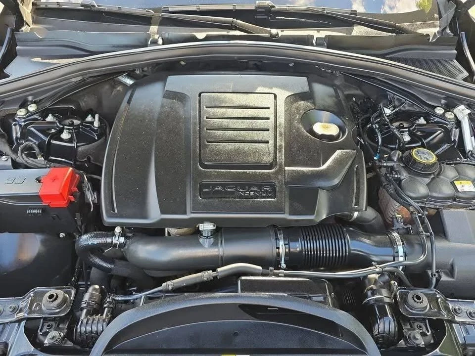 2019 Jaguar F-Pace - Image 17 of 18