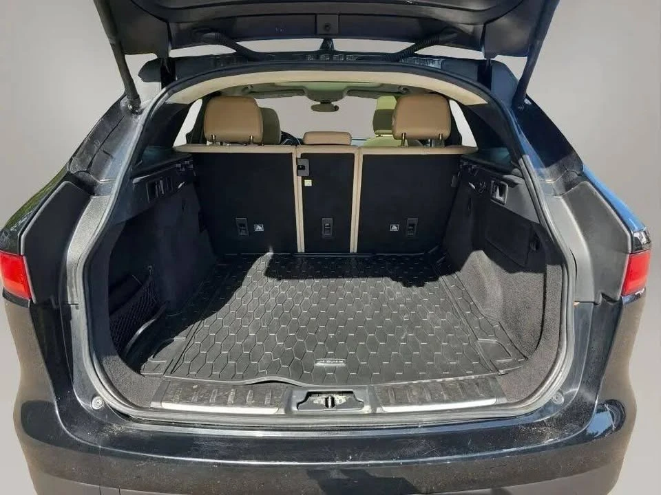 2019 Jaguar F-Pace - Image 13 of 18