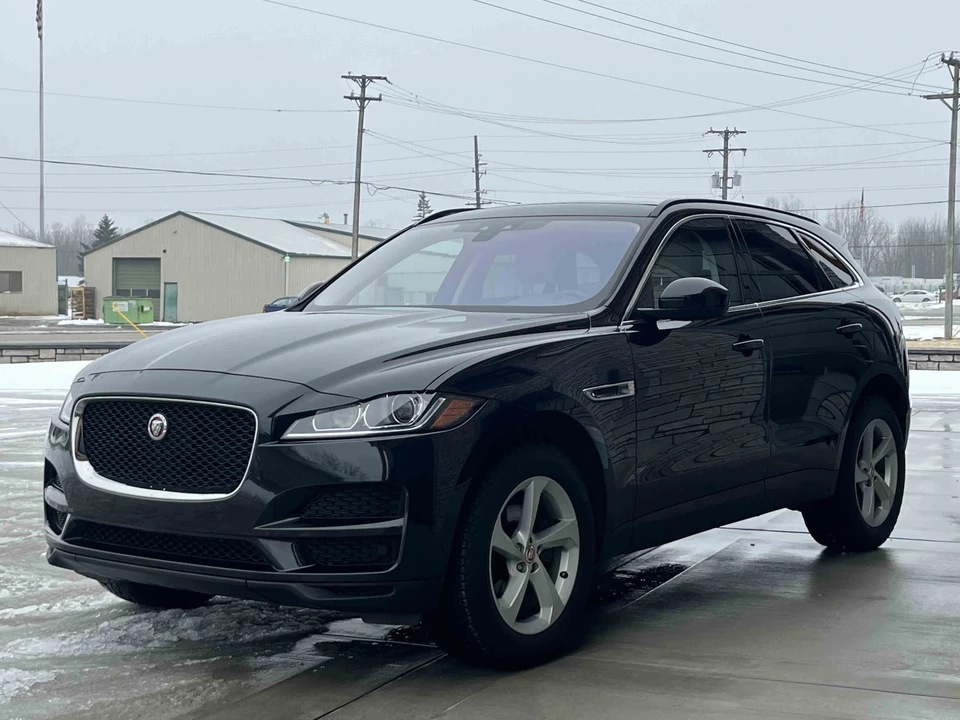 2019 Jaguar F-Pace - Image 9 of 31