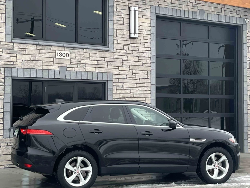 2019 Jaguar F-Pace - Image 3 of 31
