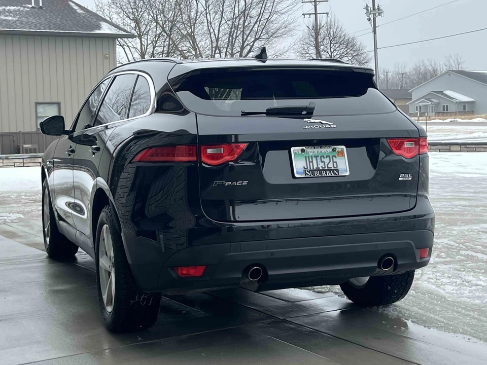 2019 Jaguar F-Pace - Image 8 of 31