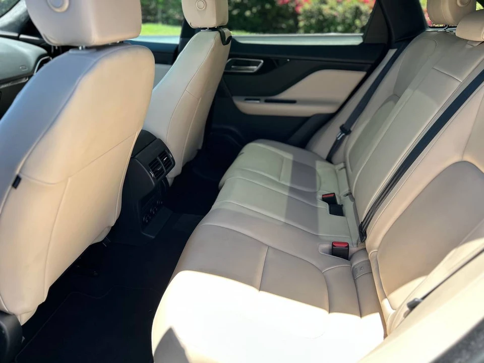 2019 Jaguar F-Pace - Image 12 of 22