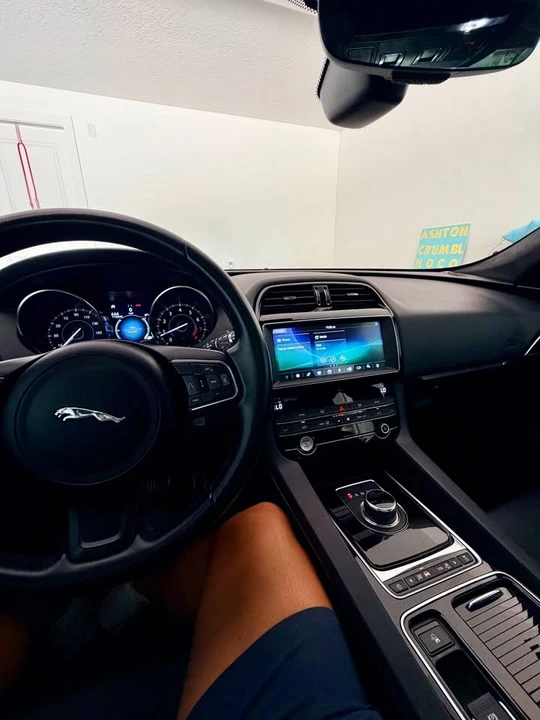 2019 Jaguar F-Pace - Image 5 of 9