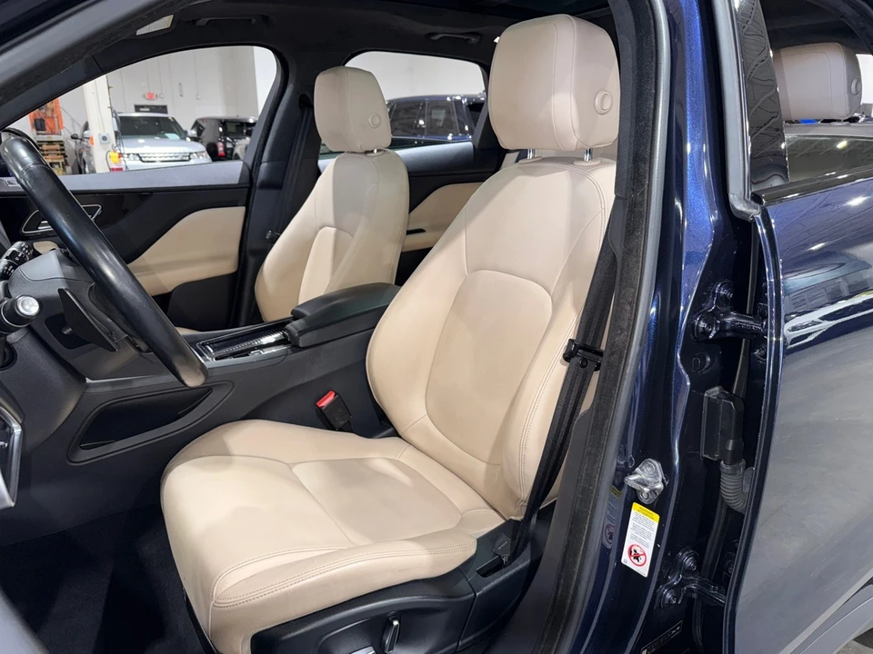 2019 Jaguar F-Pace - Image 11 of 12