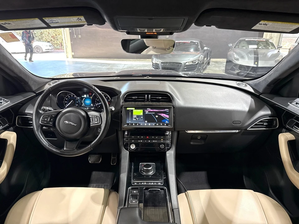 2019 Jaguar F-Pace - Image 10 of 12