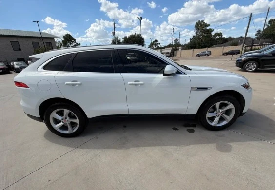 2019 Jaguar F-Pace - Image 2 of 12