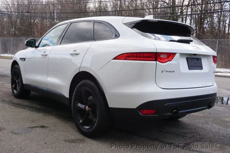 2019 Jaguar F-Pace - Image 5 of 12