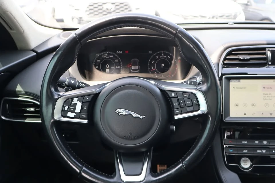 2019 Jaguar F-Pace - Image 3 of 9