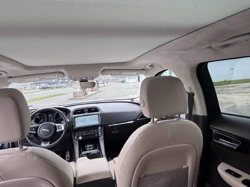 2019 Jaguar F-Pace - Image 7 of 12