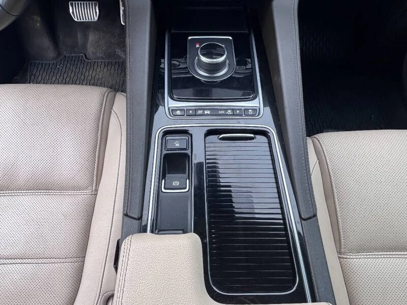 2019 Jaguar F-Pace - Image 9 of 12