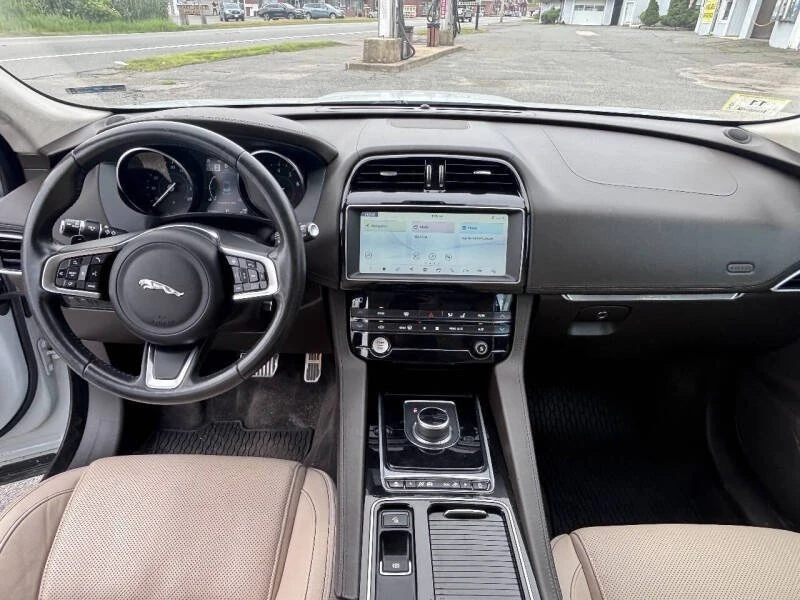 2019 Jaguar F-Pace - Image 8 of 12