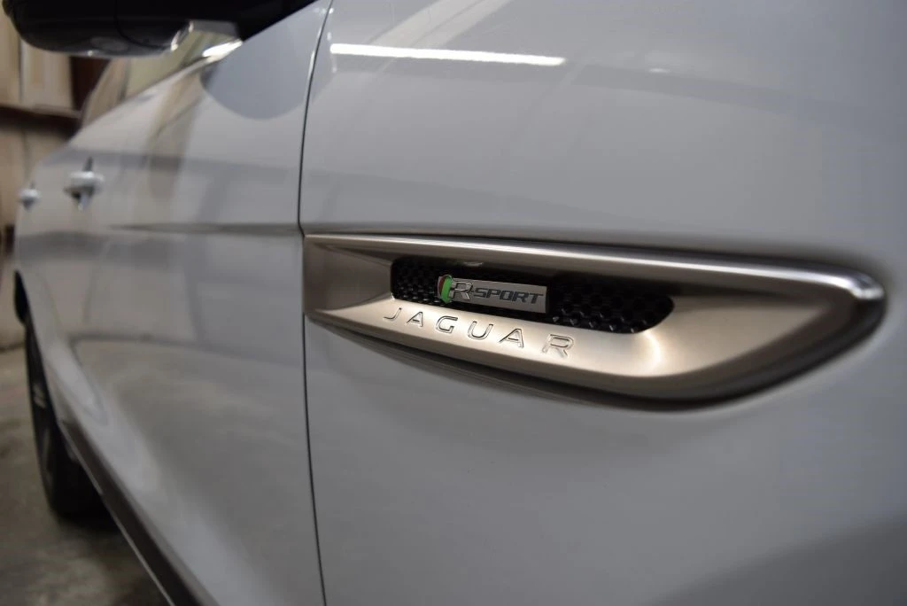 2019 Jaguar F-Pace - Image 10 of 12