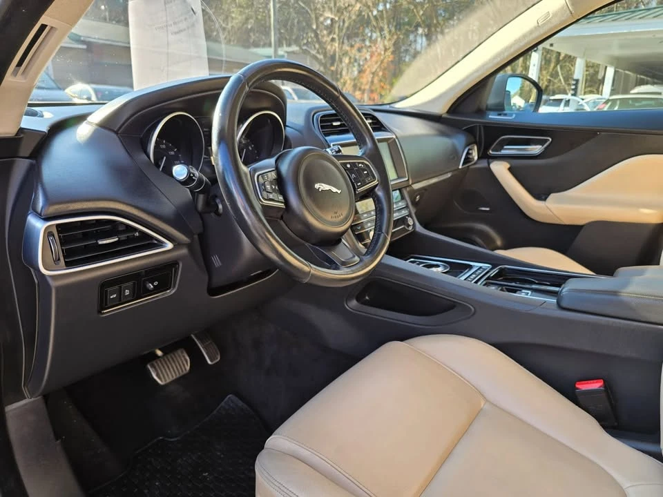 2019 Jaguar F-Pace - Image 9 of 20