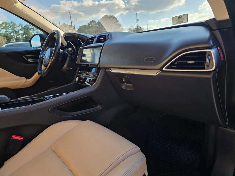 2019 Jaguar F-Pace - Image 11 of 20