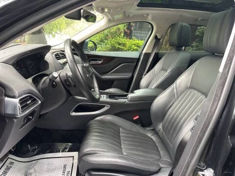 2019 Jaguar F-Pace - Image 9 of 19