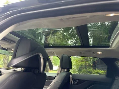 2019 Jaguar F-Pace - Image 14 of 19