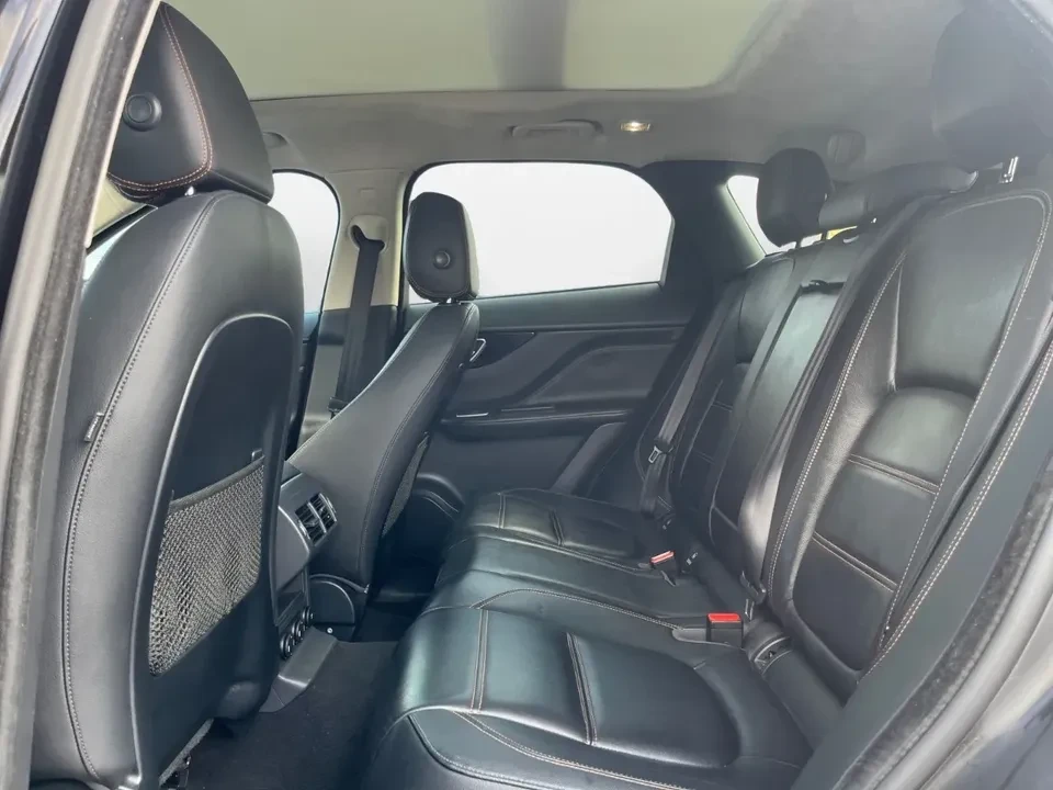 2019 Jaguar F-Pace - Image 6 of 9