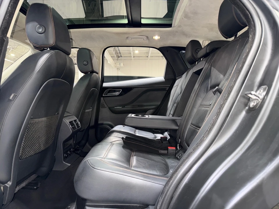 2019 Jaguar F-Pace - Image 10 of 12