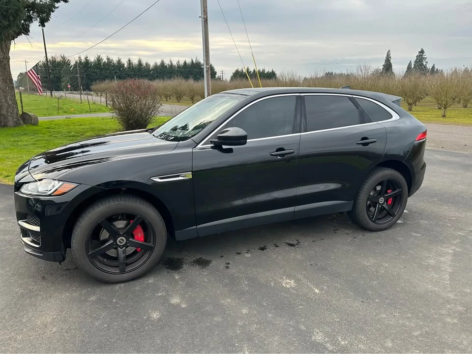 2019 Jaguar F-Pace - Image 2 of 7