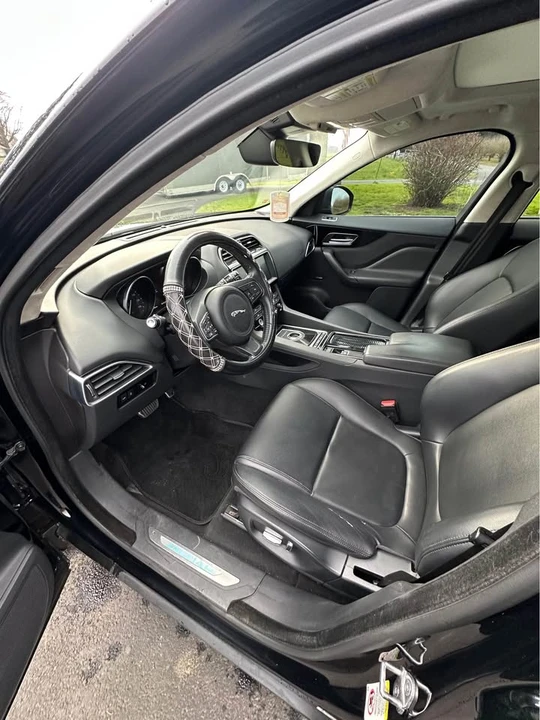 2019 Jaguar F-Pace - Image 5 of 7