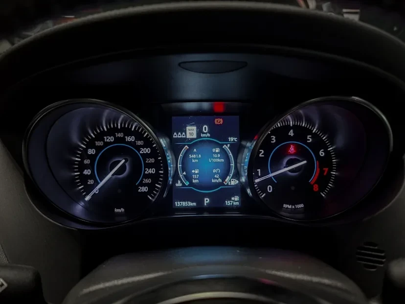 2019 Jaguar F-Pace - Image 5 of 10