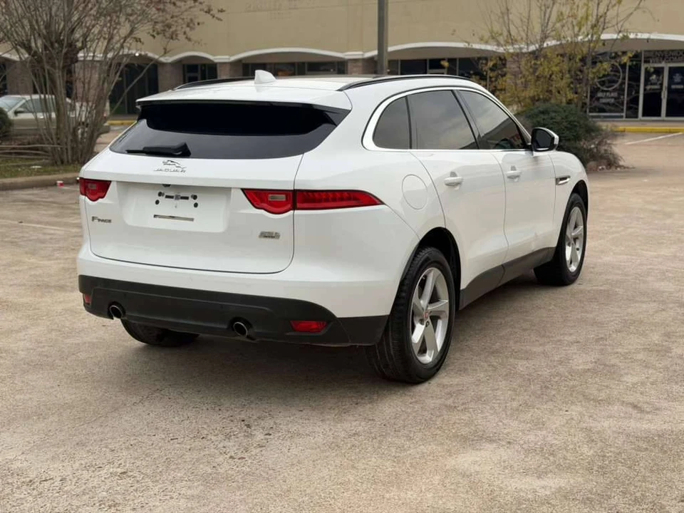 2019 Jaguar F-Pace - Image 5 of 23