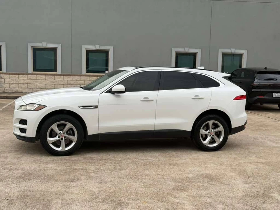2019 Jaguar F-Pace - Image 11 of 23