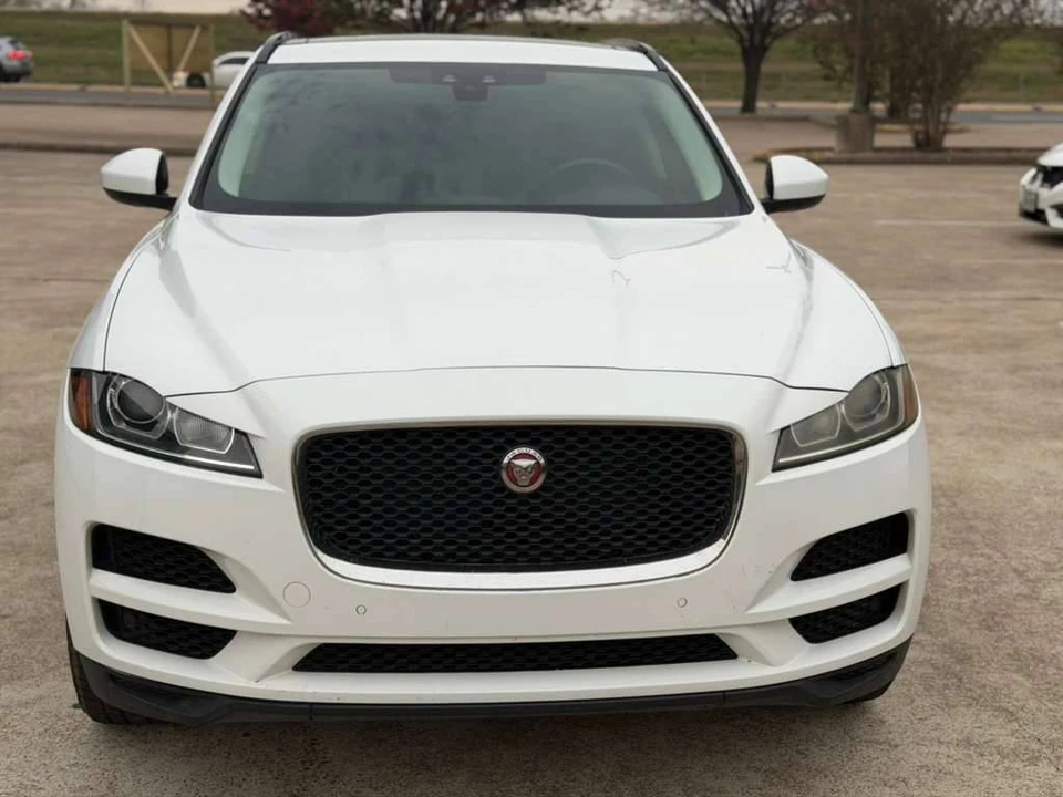 2019 Jaguar F-Pace - Image 9 of 23
