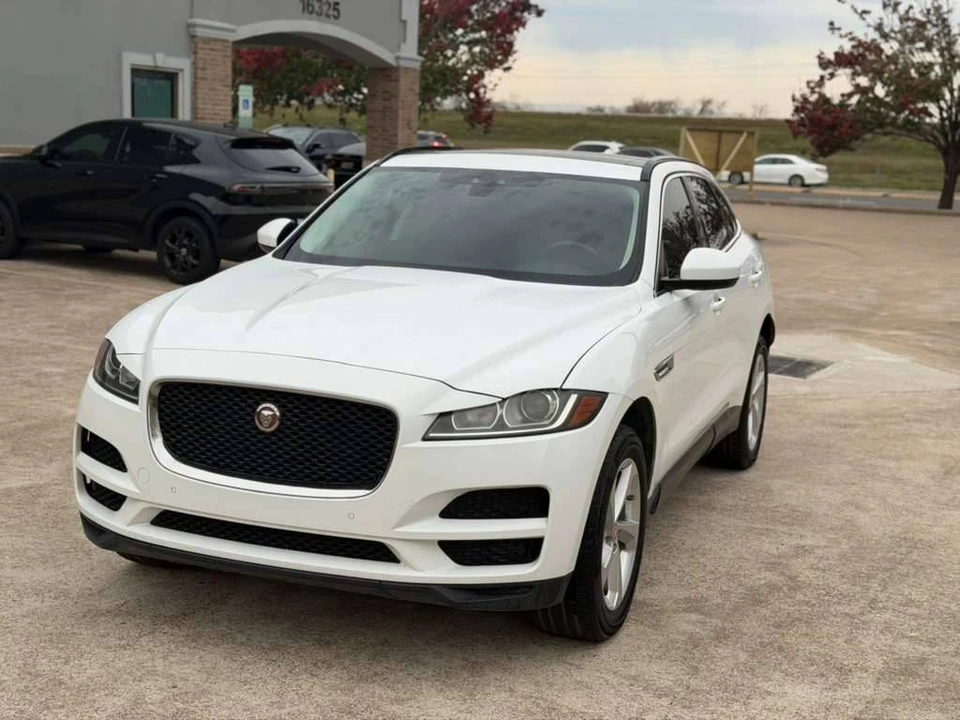 2019 Jaguar F-Pace - Image 10 of 23