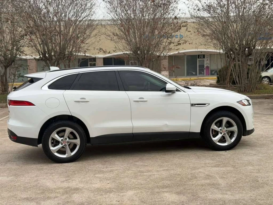 2019 Jaguar F-Pace - Image 7 of 23
