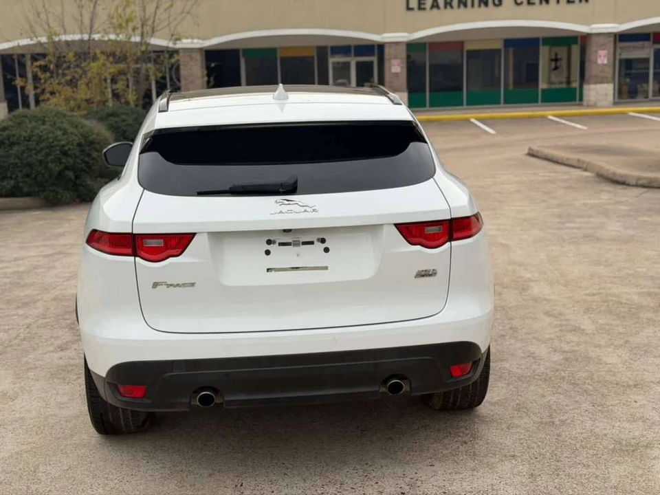 2019 Jaguar F-Pace - Image 4 of 23